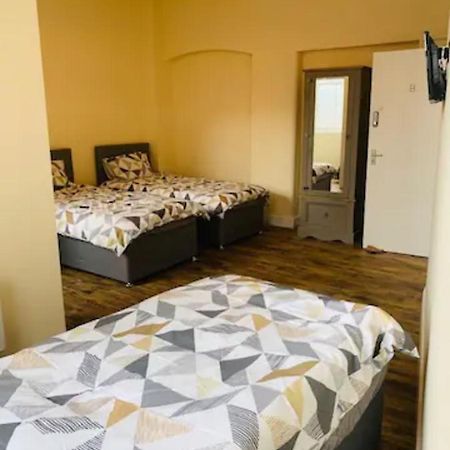 8 Fish Street, Budget City Centre Accomodation 利兹 外观 照片
