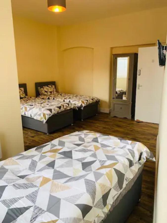 8 Fish Street, Budget City Centre Accomodation 利兹 外观 照片